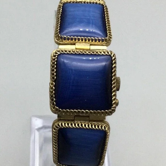 Vintage Chaika Yanka Hidden Dial Womens Watch 20mm Gold Tone Blue Manual Wind